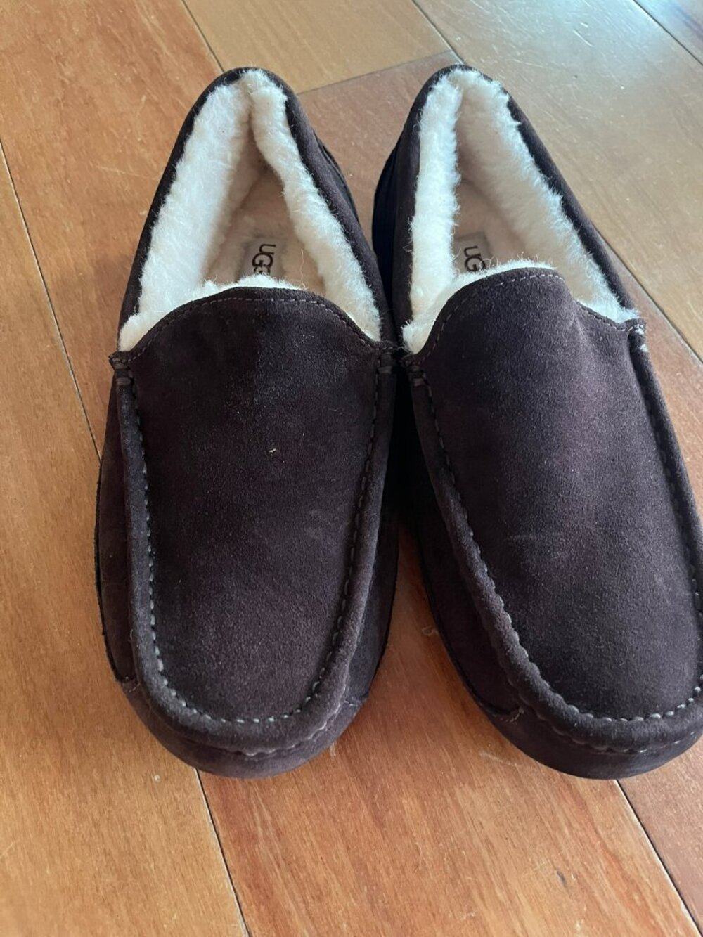 UGG Mens Ascot Slipper Loafers Brown Suede Comfort Shearling Size 10 NEW w/o box